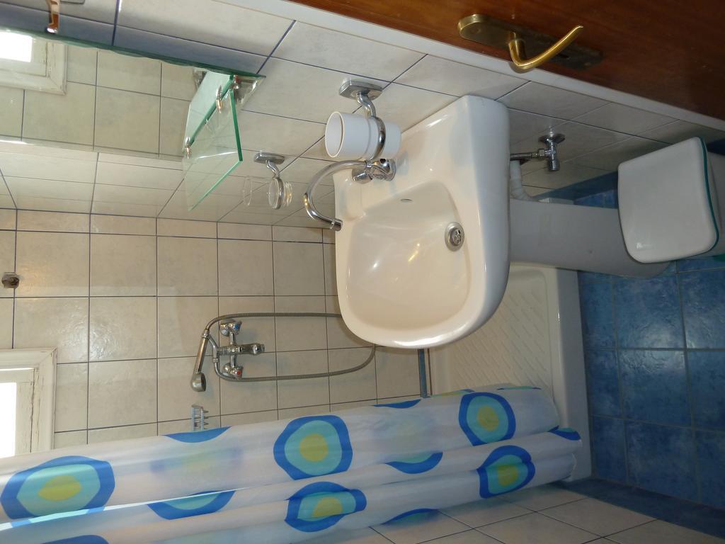 Hotel Dolphin Pythagoreio  Phòng bức ảnh