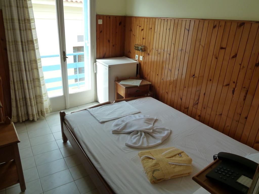 Hotel Dolphin Pythagoreio  Phòng bức ảnh